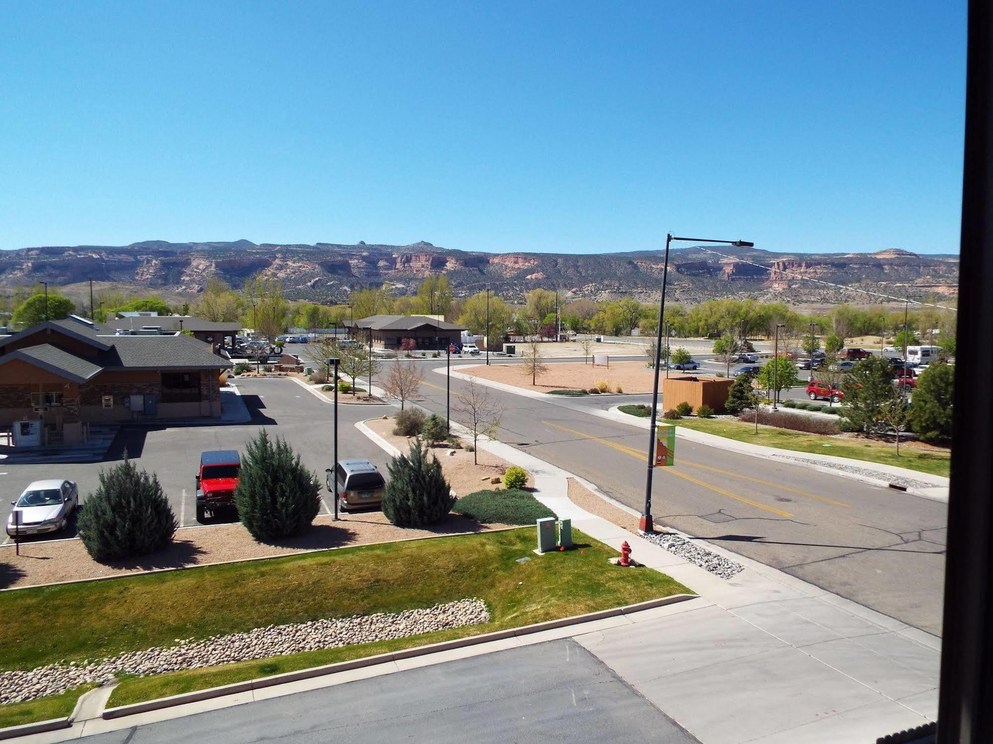 Comfort Inn & Suites Fruita Eksteriør billede